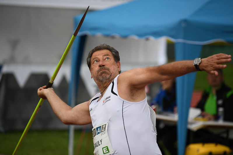 Dr. Manfred Bauly Dr. Manfred Bauly